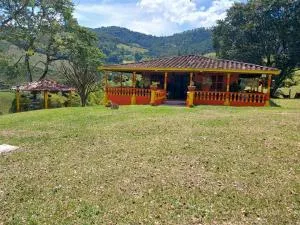 Casa de Campo OLIVOS - Jericó