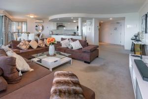 Le Point 702 Luxury and Views