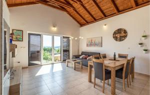 Cozy Home In Maslenica With Wifi