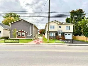 THT's house-Ideal Downtown Area - Cornwall