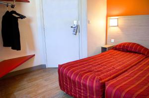 Hotels Premiere Classe Calais Centre-Gare : Chambre Lits Jumeaux