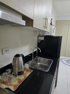 Rhoydez Condotel Breeze Residence