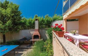 Cozy Home In Pula With Jacuzzi