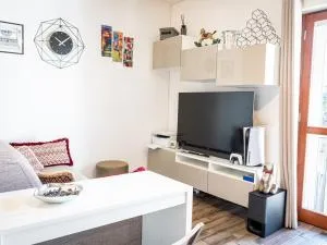 MRB Real Estate - Maison Ludovica - Monolocale Moderno con Giardino - 弗拉特基