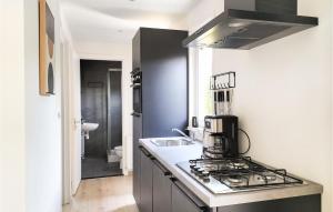 2 Bedroom Cozy Home In Heinkenszand