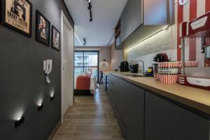 SL105 - Studio de cinema no metrô República