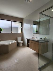 Holiday at the Beach, Spa Bath, King Bed with TV