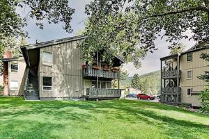 Locals Condo in Vail Steps from Ski Shuttle