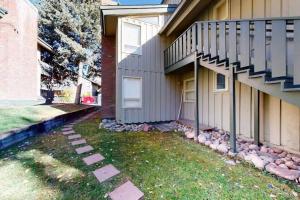 Locals Condo in Vail Steps from Ski Shuttle