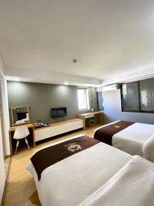 Superior gia đình (Superior Family)