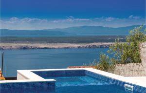 Pet Friendly Apartment In Dramalj With Sauna 