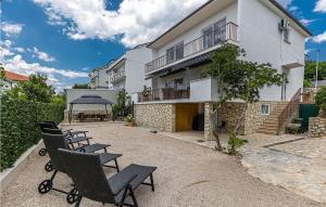 Cozy Home In Crikvenica With Wifi