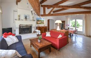 Maisons de vacances Gorgeous Home In Rochefort-Du-Gard : photos des chambres