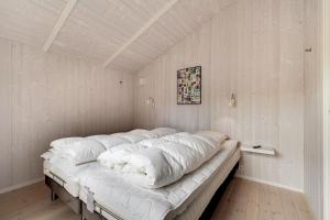 Awesome Home In Knebel With 2 Bedrooms And Internet