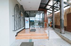 RedDoorz Plus at MM Hotel Las Pinas former RedDoorz Plus Near Bamboo Organ