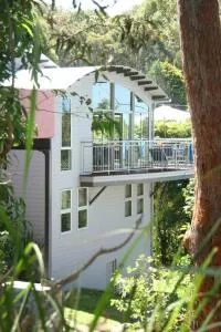 Starfish Beach House - WIFI - 5 min walk to beach - Hyams Beach