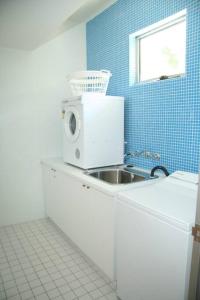 Starfish Beach House - WIFI - 5 min walk to beach