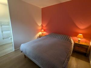 Maisons de vacances Gite Authentique a Villemurlin avec Jardin et Parking - FR-1-590-527 : photos des chambres