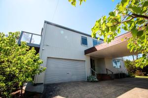 Treetop Tides - Scenic Tootgarook Coastal Getaway