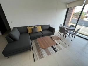 Latitud Puerta La Victoria 10 min from center