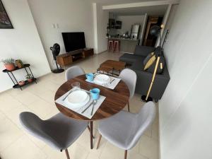 Latitud Puerta La Victoria 10 min from center