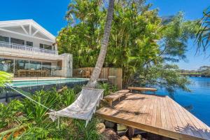 Fuller Holidays - Belongil Sunset - Giaour Street, Belongil Beach