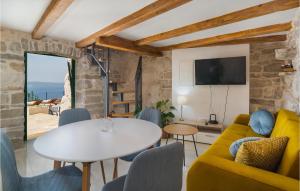 Awesome Home In Jesenice With Kitchen