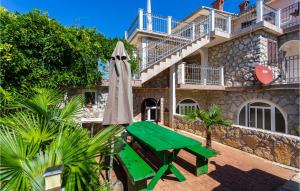 2 Bedroom Amazing Apartment In Gabonjin