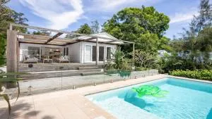 Luxury Beach Shack With Pool and Short Walk To Beach - Macmasters Beach