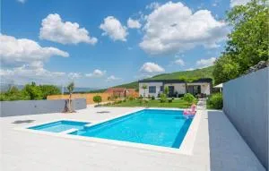 3 Bedroom Amazing Home In Drum - Krstatice