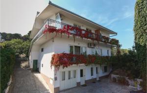 1 Bedroom Awesome Apartment In Arbanija 