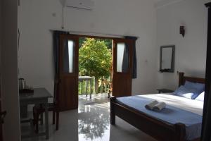 Villa Shiny Aura