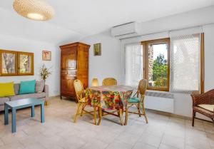 Maisons de vacances BASTIDON 4 a 10 Personnes Domaine L-HELION : photos des chambres