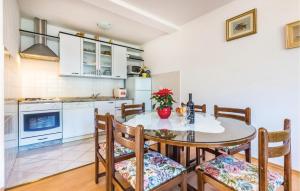 Stunning Apartment In Rab With Kitchen 