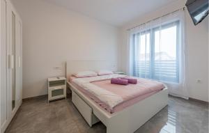 1 Bedroom Amazing Apartment In Vir