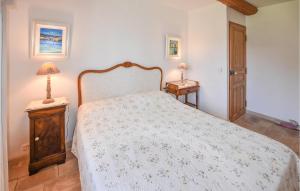 Maisons de vacances Gorgeous Home In Rochefort-Du-Gard : photos des chambres