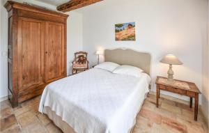 Maisons de vacances Gorgeous Home In Rochefort-Du-Gard : photos des chambres