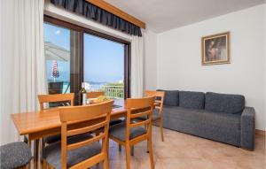 Stunning Apartment In Barbat Na Rabu 