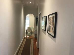 Family Beach House - spacious w yard AC car space