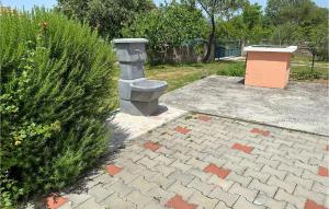 1 Bedroom Cozy Home In Knin