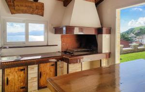 Two-Bedroom Apartment In Komarna