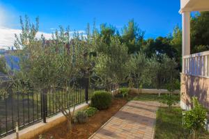 Apartments Srdarev Pencov