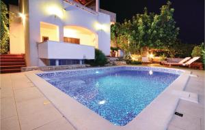 Awesome Home In Kanica