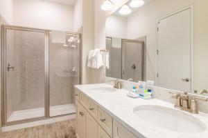 Island Time Cottage With Hot Tub Near Disney With Margaritaville Resort & Island H2O Access - 8040Su