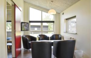 Holiday Home Halvejen Hytte Spjald