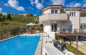 6 Bedroom Amazing Home In Icici