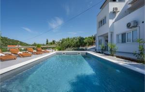 Nice Apartment In Murter With Wifi
