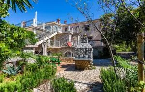 2 Bedroom Amazing Apartment In Gabonjin - Rasopasno