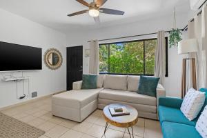 Casa Verde 2b2b Completely Renovated Ground Unit