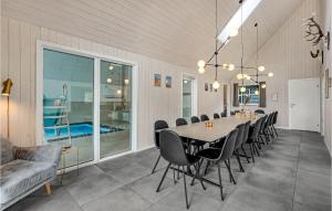12 Bedroom Beautiful Home In Blåvand